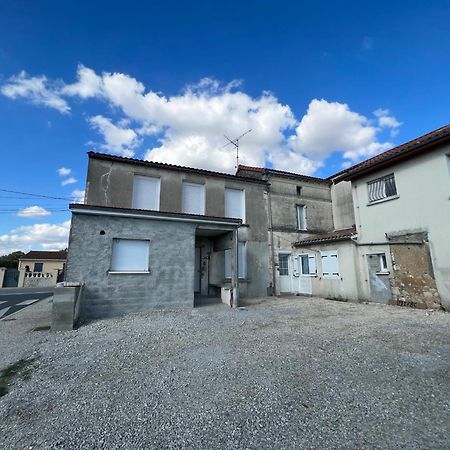 180B - Duplex T2 Tout Confort - Wifi Netflix Le Gond-Pontouvre Eksteriør billede